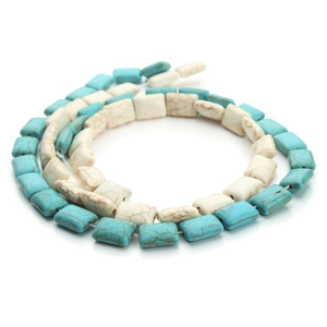 Platte rechthoekige synthetische turquoise kralen in blauw en wit met bruine nerven