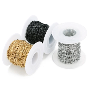 Drei Spulen mit 2mm Edelstahl-Flach-O-Gliederketten in Gold, Schwarz und Silberfarben