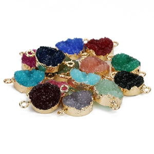Packung herzförmiger Druzy-Anhänger mit Goldrand und zwei Ösen für DIY-Schmuckherstellung