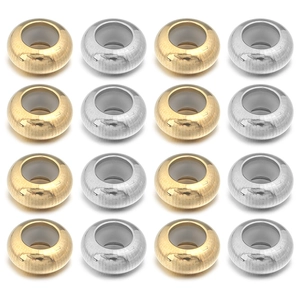 Vue détaillée de 16 perles d'espacement en acier inoxydable or et argent pour bijoux