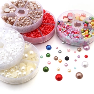 Kit de demi-perles ABS brillantes pour bijoux DIY dans un boîtier de rangement clair