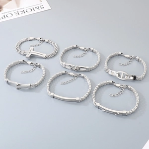 Herren-Armbandset aus Edelstahl mit kubanischen Gliedern und geometrischen Motiven