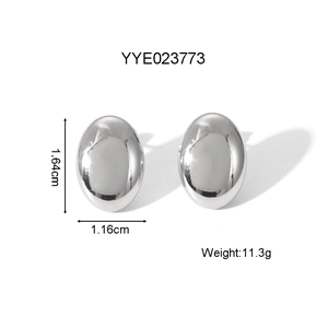 Boucles d'oreilles haricot en acier poli avec des mesures de taille et de poids
