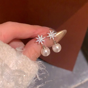 Korean Style Eight-Pointed Star Snowflake Artificial Pearl Stud Earrings With Silver Earring Post Rhinestone Jewelry For Women