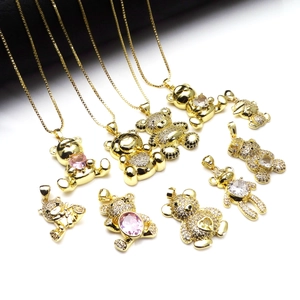 Collana con Ciondolo a Orso in Rame Placcato Oro con Cuore Zirconia Carino Stile Animale Pendente per Donne Ragazze Accessorio Quotidiano