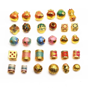 Sortierte vergoldete Emaille-Perlen mit chinesischen Glücksbringern für DIY-Schmuck