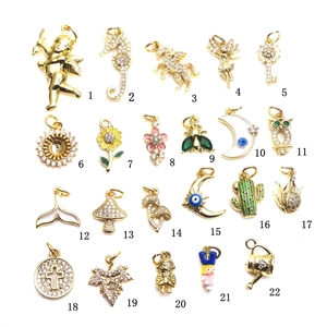 Colgantes DIY dorados con circón y esmalte en 22 estilos como unicornio y flores