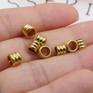 Perline dorate da 6mm in rame placcato sottovuoto con trama a triplo anello per gioielli