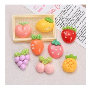 Sortierte bunte Obst- und Gemüse-Charms aus Harz für Bastelarbeiten und Accessoires