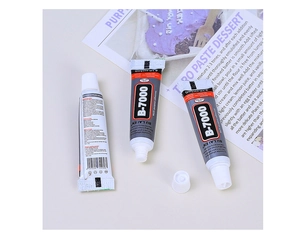 Vue macro de tubes de colle B7000 3ml multi-usage avec pointe de précision