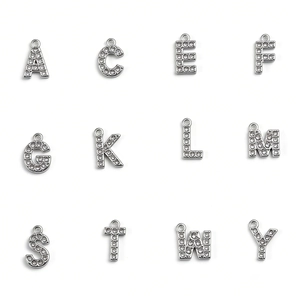 Breloques alphabet argentées avec strass brillants pour la création de bijoux DIY