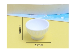 Detailansicht der 14mm Höhe und 23mm Breite der Miniatur-Harzschale für Bastelarbeiten