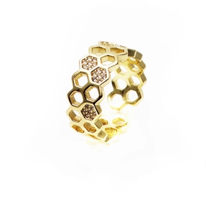 Anello a nido d'ape dorato con micro cristalli e design aperto regolabile