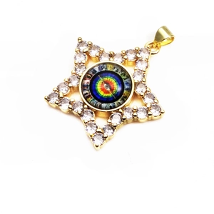 Pendentif étoile œil maléfique avec zircons brillants et finition dorée polie