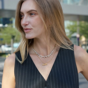 Elegante set di collane a doppio strato in acciaio inossidabile con zirconi brillanti.