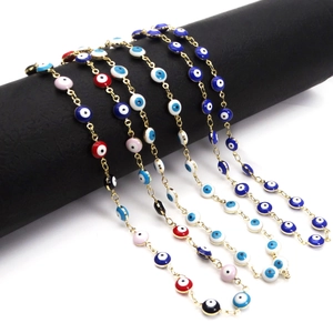Goldenes Evil Eye Schmuckset mit bunten Emaille-Anhängern an feinen Metallketten
