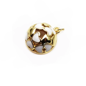 Goldener Herzanhänger mit weißem Emaillemuster für personalisierten Schmuck