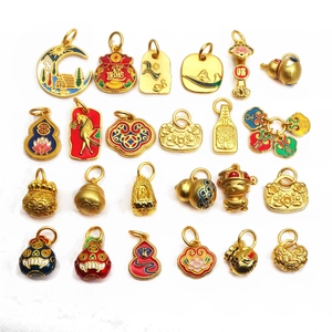 24 colgantes de oro tradicionales chinos con amuletos de la suerte en esmalte de colores