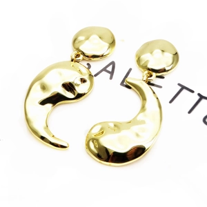 Modern hammered gold geometric teardrop earrings with irregular moon-shaped texture design