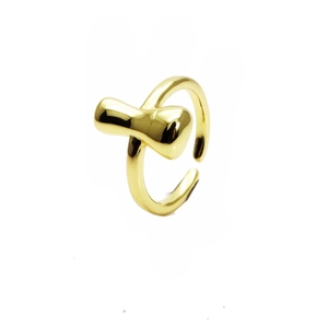 Detailansicht eines 14k vergoldeten verstellbaren Rings mit glattem runden Design
