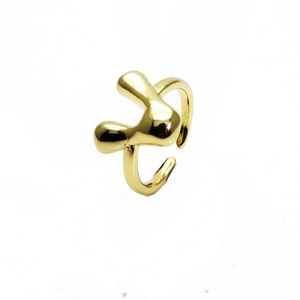 Nahaufnahme eines 14k vergoldeten flüssigen Rings mit Hochglanzfinish und offenem Design