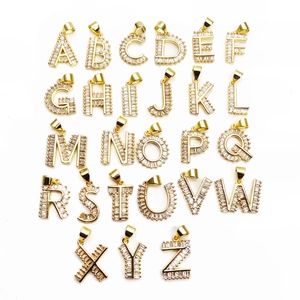 Juego completo de 26 colgantes de letras doradas con circonitas brillantes para mujer