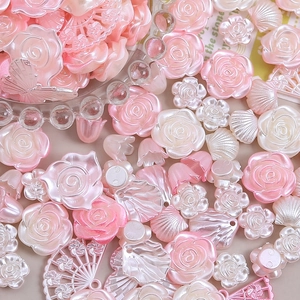 Set ciondoli fai-da-te in resina barocca perlata con forme di rosa, conchiglia e farfalla