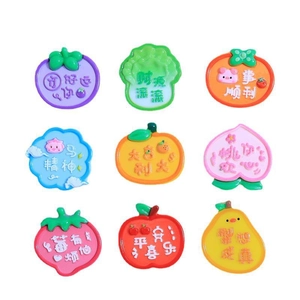 Lot de 9 breloques en résine en forme de fruits avec messages porte-bonheur pour DIY