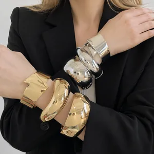European American Metallic Round Glossy Bangle For Women Gold Silver Plated Geometric Hinged Cuff Bracelet Minimalist Fashion Jewelry Accessory
