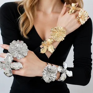 Exaggerated Metallic Flower Bangle Bracelet For Women Hammered Texture Adjustable Cuff Ring Fashion Jewelry Accessories
