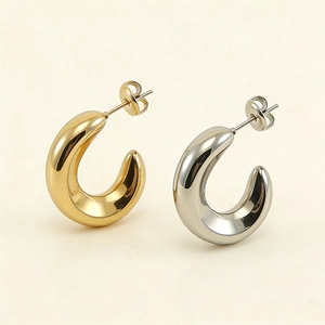 Minimalist thick C-shape hoop earrings in polished gold and silver 18K stainless steel