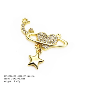 Detailaufnahme Herz-Mond-Anhänger mit Zirkonia-Kupfer und Sternenanhänger-Charme