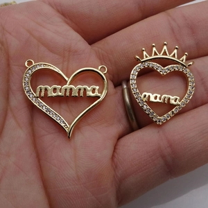 Gouden hartvormige MAMA-hanger met zirkonia micro-pave voor DIY-halskettingen