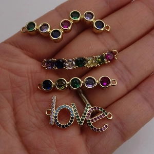 Conectores de corazón y LOVE con circón de colores para pulseras de bricolaje