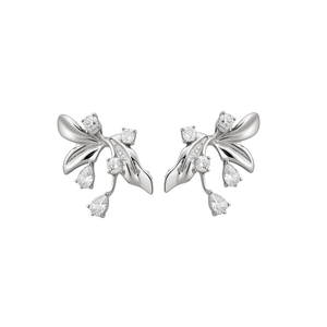 Elegant silver flower stud earrings with sparkling crystals in French style
