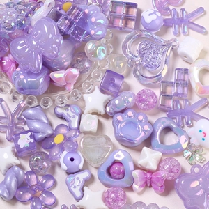 Set perline fai-da-te in resina color lavanda con finitura perlata a forma di cuore