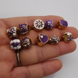 Ciondoli gatto della fortuna e cuore in smalto viola dorato per bracciali DIY