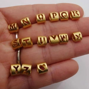 Perles alphabet évidées en or mat M à Z et breloque cœur pour bracelets de bijoux DIY