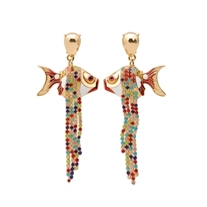 Boucles d'oreilles pendantes poisson avec strass colorés et placage à l'or de haute qualité