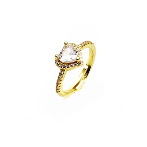 Vue macro de bague cœur ajustable avec placage or 14k et micro-sertissage de zircons