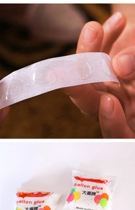 Détails des points de colle transparents pour la décoration de ballons de mariage et fête