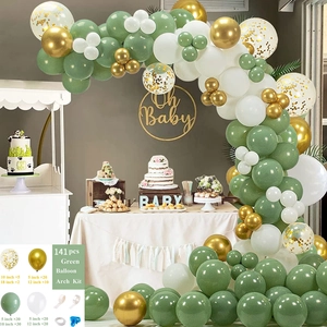 Set arco di palloncini verde salvia da 141 pezzi con tocchi dorati per baby shower