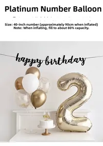 Detail eines 40-Zoll Gold-Zahlenballons 2 mit weißen und Konfetti-Ballons zur Geburtstagsfeier