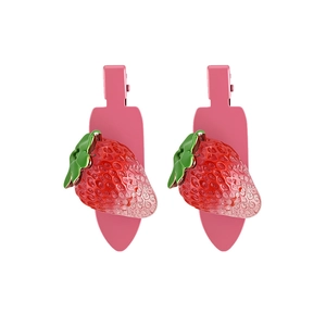 Lot de jolies barrettes fraises avec base rose bec de canard pour la coiffure des femmes