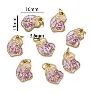 Détails de pendentifs en or sable avec émail rose et caractères chinois pour bijoux DIY