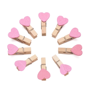 Set di 10 mollette in legno con cuore rosa per decorazione pareti fotografiche