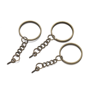 Drei Bronze-Schlüsselanhänger mit 25mm Flachringen und Ringschrauben für DIY-Bastelprojekte
