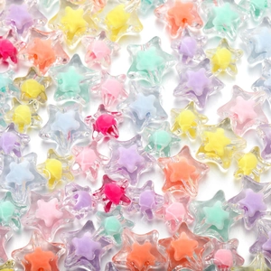 Foto macro de cuentas de estrella acrílicas coloridas de doble capa para manualidades DIY