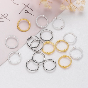Vue détaillée de cadres de perles torsadés en métal pour bijoux DIY en trois couleurs