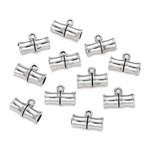 Detailansicht der silbernen Magnetverschlüsse im Bambus-Stil für DIY-Schmuck